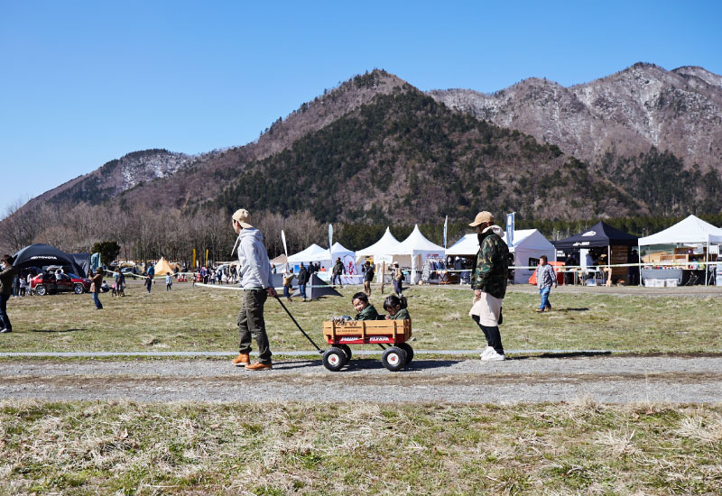 ふもと っ ぱら ライブ